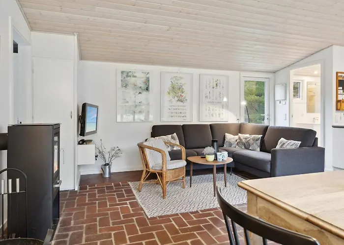 Thekla - 3km From The Sea By Interhome